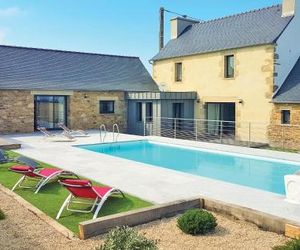 Stunning home in Guisseny w/ Outdoor swimming pool, Outdoor swimming pool and 4 Bedrooms Guisseny France