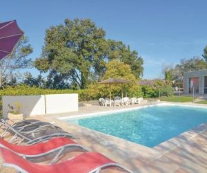Amazing home in Aubais w/ WiFi, Outdoor swimming pool and 6 Bedrooms Aubais France