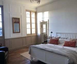 Beautifully renovated rooms on Place New York Angouleme France