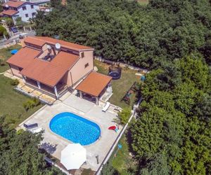 Luxury experience in Villa Lucia with heated pool and Play station 4 Vodnjan Croatia