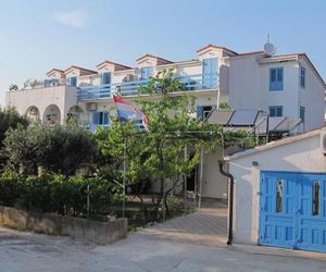 Apartments Blue Sucuraj Croatia