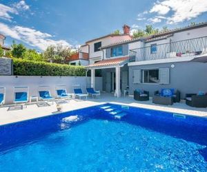 Amazing home in Dobrinj w/ Outdoor swimming pool and 4 Bedrooms Dobrigno Croatia