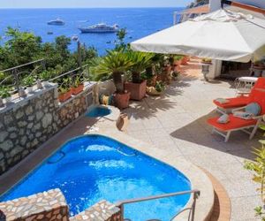 Villa faraglioni Capri Village Italy