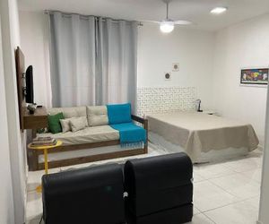 Apto Studio Confortável recém reformado Pitangueiras Guarujá na quadra do mar Guaruja Brazil