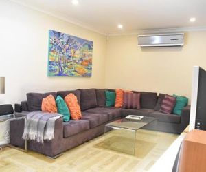 Modern 2 Bedroom Unit Close to CBD Perth Australia