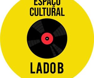 Quarto privativo com cama de casal - Kitnet compartilhado - Espaço Cultural Lado B Vale do Capao Brazil