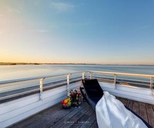 Ostseewind: Wasserblick, finnische Sauna, Whirlwanne, Kamin, 2 Parkplaetze Kapellen Germany