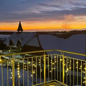NearBy Hotel