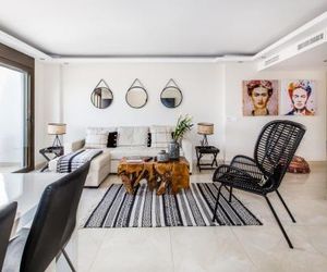 Luxurious 2 Bed Puerto Banús Apt - RDR193 Marbella Spain