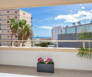 Gran terraza, andando a la playa Puerto Marina Benalmadena Spain