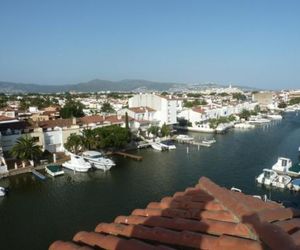 apartamento con terraza vistas canal ref 238 Empuriabrava Spain