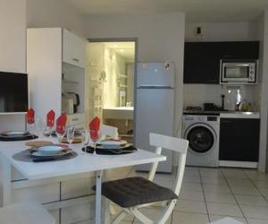 Appartement T2 standing tout confort au calme + parking Lyon France