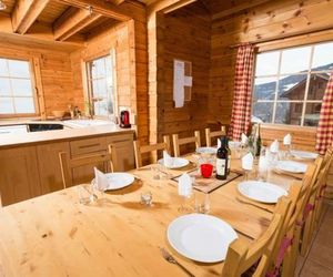 HOUSE CHALET 13 personnes CHALET TRADITIONNEL EN RONDINS.. La Tania France