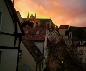 Ecuyer de la Reine Berthe : city center and view on the Cathedral Chartres France