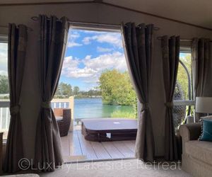 Luxury Lakeside Retreat With Fishing Peg Tattershall United Kingdom