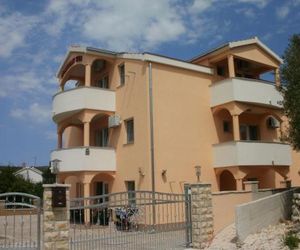 Apartments Antonija Vinisce Croatia