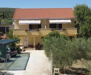 Apartment in Slatine with sea view, balcony, air conditioning, Wi-Fi (4784-2) Slatine Croatia