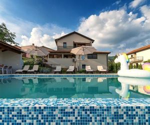 Family friendly apartments with a swimming pool Roc (Central Istria - Sredisnja Istra) - 17942 Roc Croatia