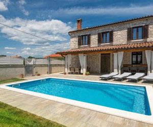 Nice home in Pula w/ Outdoor swimming pool and 2 Bedrooms Monticchio Croatia