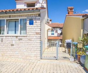 A4 Goga 1 two bedroom apartment near the beach and the sea Porec Croatia