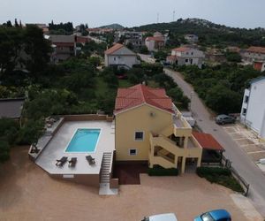 Holiday house in Pakoštane with sea view, terrace, air conditioning, Wi-Fi (4852-1) Pakostane Croatia