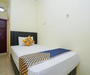 SPOT ON 2219 Madina Residence Surabaya Indonesia