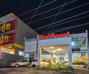 RedDoorz near Bahu Mall Manado Malalayang 2 Indonesia