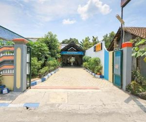 SPOT ON 2440 Wallet Family Residence Probolinggo Indonesia
