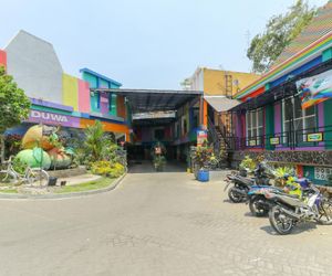 Deduwa Inn Transit Batu Indonesia