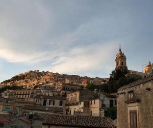 Casa Mavì Limite delle due Matrici Modica Italy