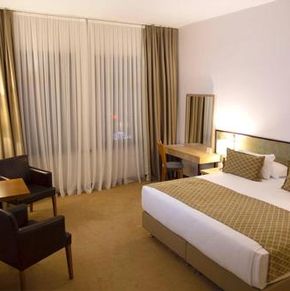 NearBy Hotel
