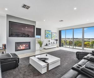 CONROE EXECUTIVE TOWNHOUSE - MODERN & STYLISH Mount Gambier Australia