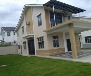 Eroca Hills Bungalow value greenery & cooling stay Taman Seri Kulai Malaysia