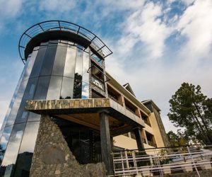 LivingStone| Mountain Retreat| Executive plus room Chail India