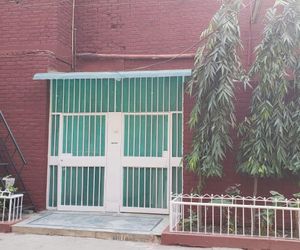 Full furnished Apartment Huma Block on Main road Lahore Pakistan