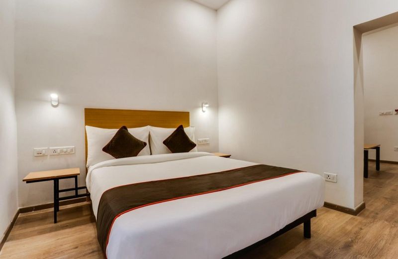 OYO Townhouse 135 Gandhi Hall