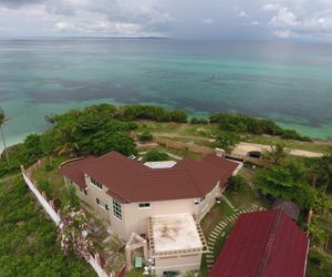 Santa fe Cliff Syde Lodge/ Whole Villa near beach San Remigio Philippines