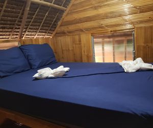 Bamboo house 1 - 2 rooms private bathroom @Nirvana Moalboal Philippines