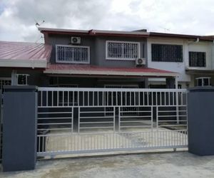 ONE HOUSE FOR RENT/ROOM FOR RENT Tambunan Malaysia
