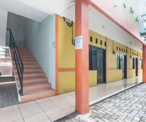 OYO 1756 Amira Guest House Bekasi Indonesia