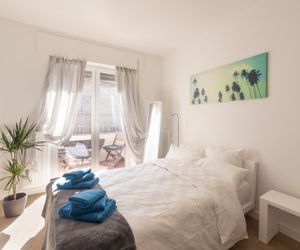 Central and big | Kitchen | Washer | Netflix Augsburg Germany