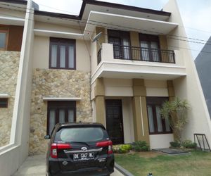 Family villa 12pax near Museum Angkut Batu Indonesia