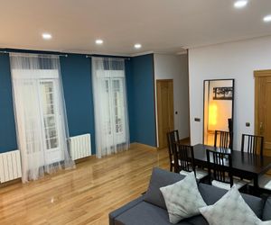 Comfy Apartment 2 bedrooms, next to Gran Via Madrid Spain