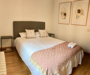 Modern 2BR/2BA apartment, steps from Gran Via Madrid Spain