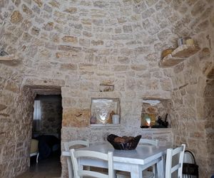 Trullo Madia with shared jacuzzi Ceglie Messapica Italy
