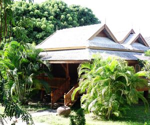 LannaThai teak house pool villa resort family room Hang Dong Thailand