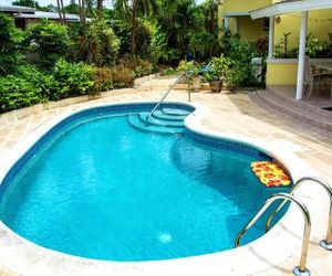 Vida Mejor - Poolside Holetown Barbados