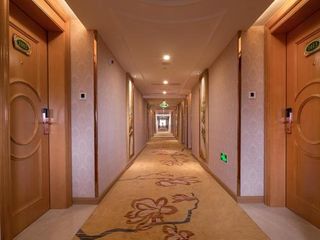 Фото отеля Vienna International Hotel (Shenzhen Fuyong Convention and Exhibition 