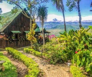 Casa Campestre estilo Chalet Los Pirineos - Cerca a Cali Dagua Colombia
