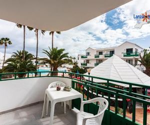 Malu beach apt w/pool on Las Cucharas beach CT Costa Teguise Spain